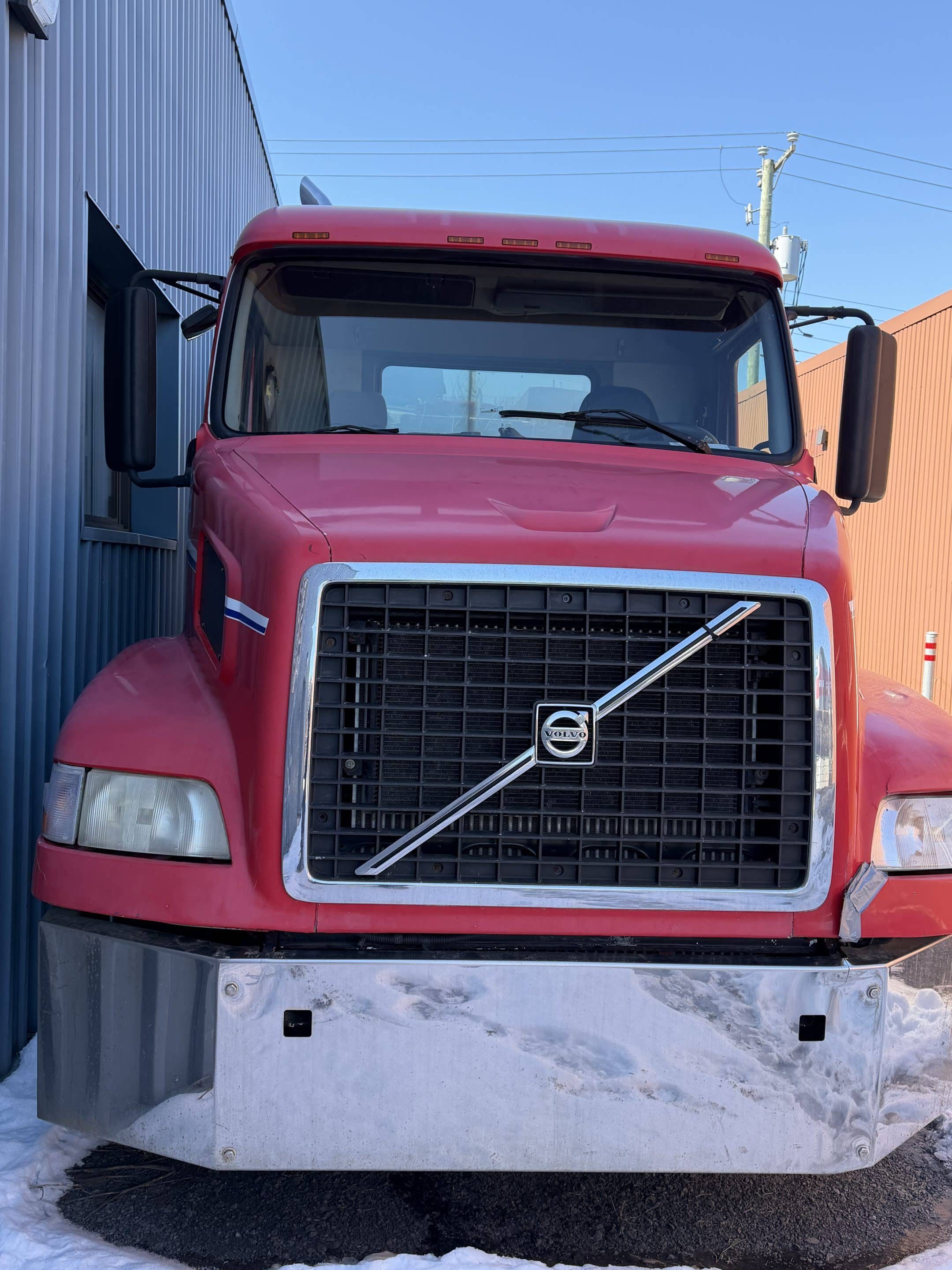 Volvo 10-Wheel Tanker Truck Year: 2007 Automatic - 491,378 km Stock #P1497/10853d - Image 3