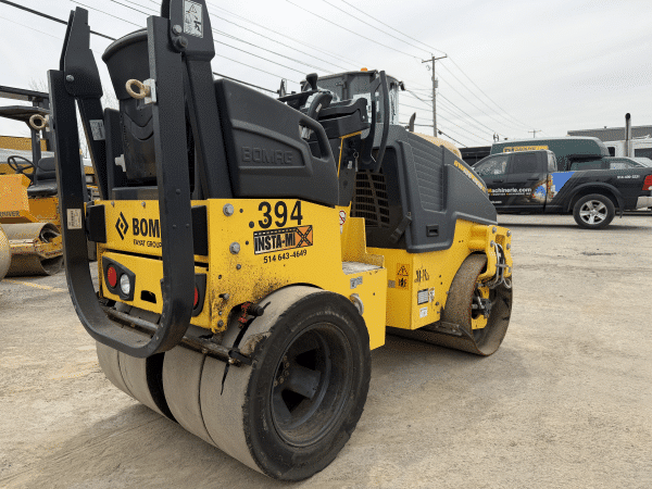 Rouleau Tandem vibrant articulé Bomag 100 Année:2024 -390hr-Stock#P1516/10986d