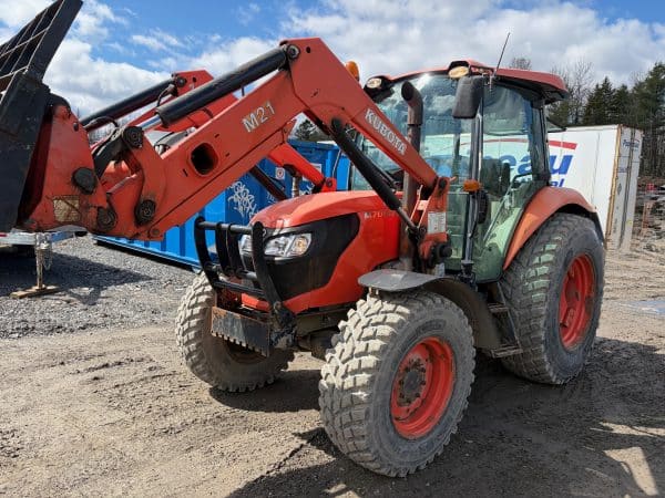 Kubota M7060 Tractor loader bucket forks-Year:2015-2200hours-Stock#E1377O/10906