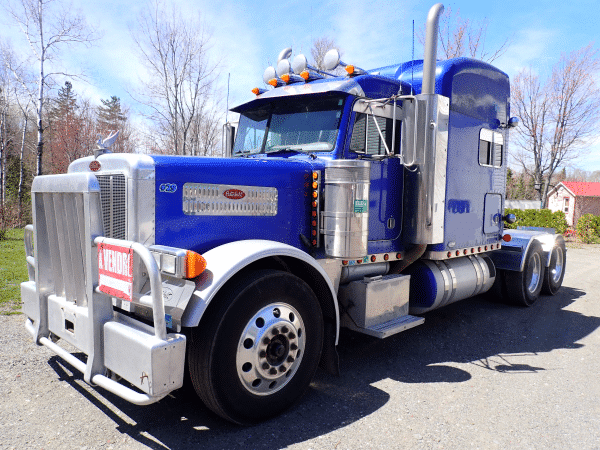 2004 Peterbilt 379 10-Wheel Sleeper Truck