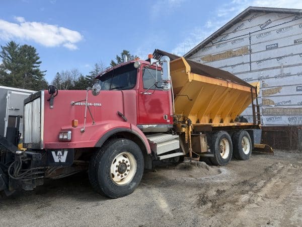 Camion Charrue 10 roues Western Star Année:2007 -131,312 km -automatique -Stock#P1520/11013
