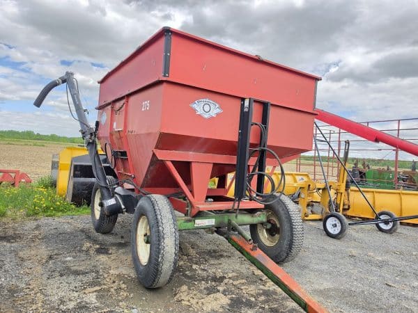 Boite à gravité Unverferth 325 vis à balais 14 pi - Stock#d11177c
