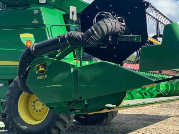 Recherche Table à grain John Deere 630/635f avec réel à l'air