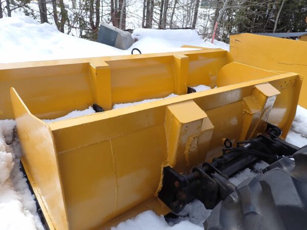 Gratte à neige fixe 108po de large-42po de haut-attache 2 côtés-Stock #S1352C/5248