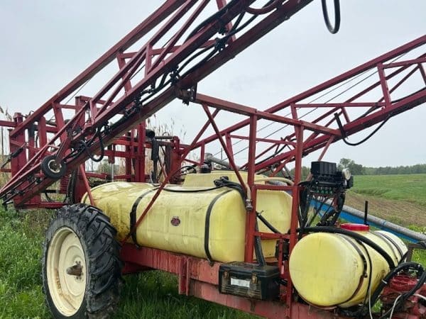Arroseuse Hardi 750 gallons 60 pi 3 sections - Stock#d11184a